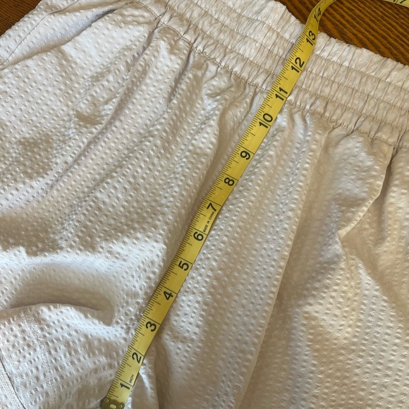 Vuori Villa Textired Short - Milkweed - Women’s Size Small - Picture 12 of 14